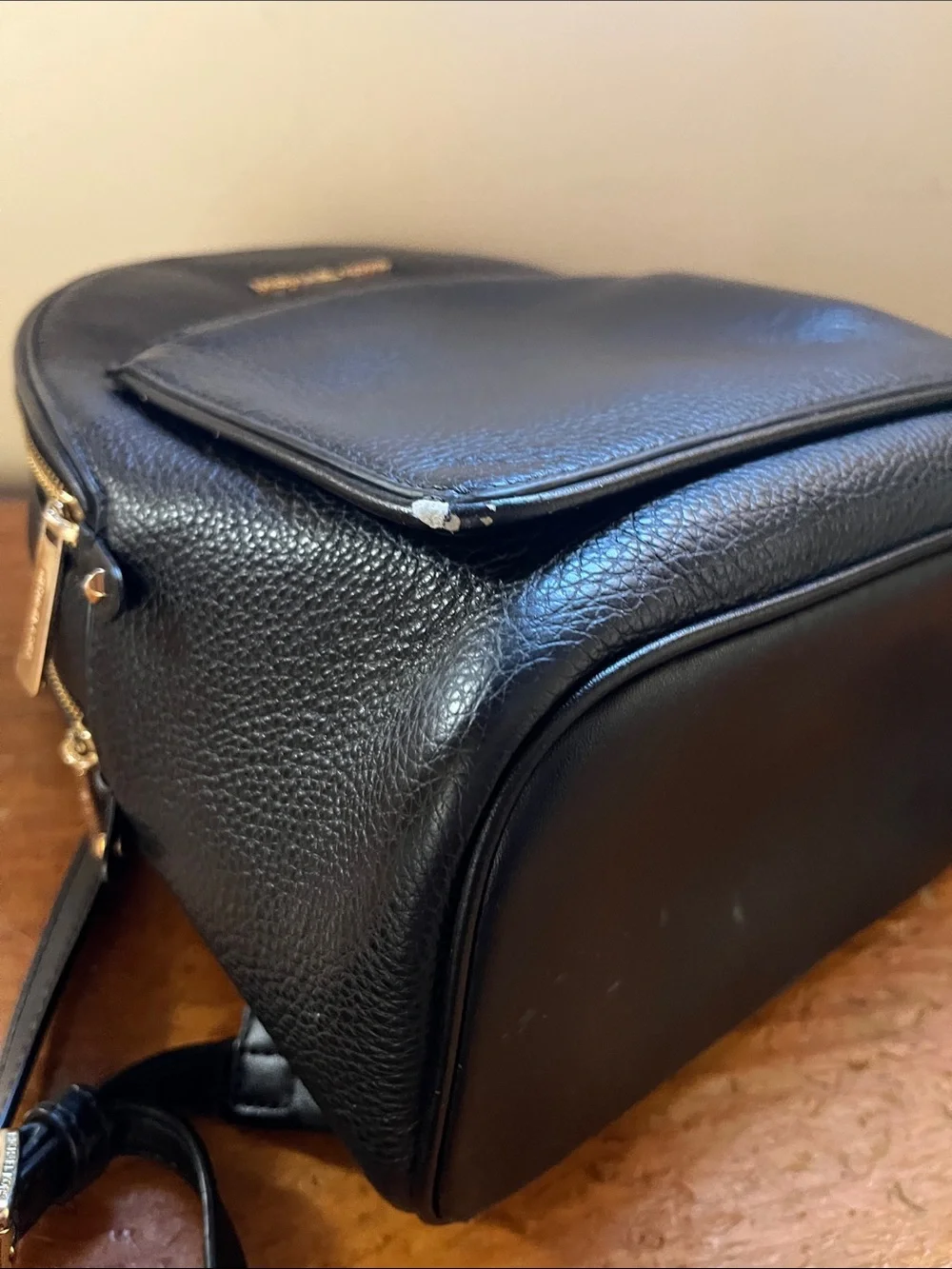 Michael Kors compact pebbled